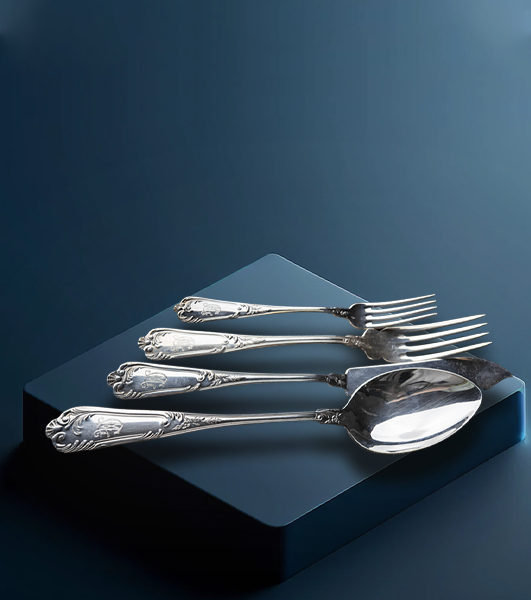 Cubertería de plata Cruz de Malta modelo Luis XV